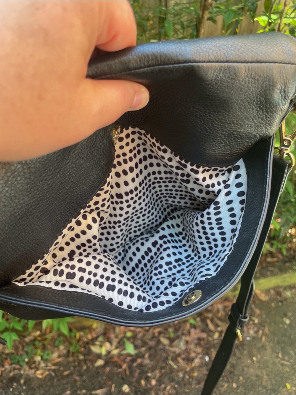 Vince Camuto Saddle Crossbody Black Leather Bag w/ Polka Dot Fabric Lining - Picture 7 of 15